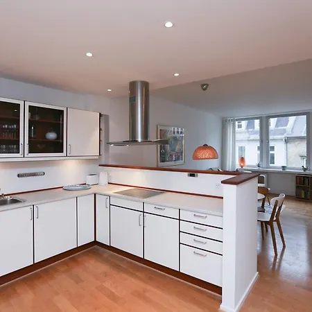 公寓 Bright, High-end 3 Bedroom Apt - Prime Location *