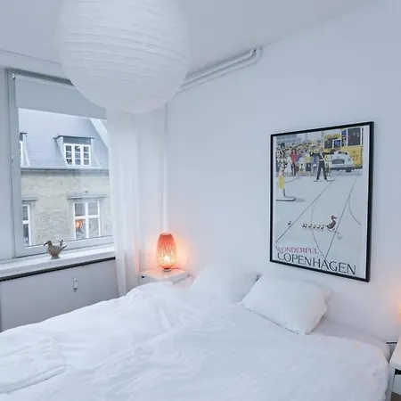 Bright, High-end 3 Bedroom Apt - Prime Location *