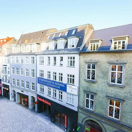 Bright, High-end 3 Bedroom Apt - Prime Location